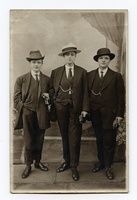 soyouthinkyoucansee:  SoYouThinkYouCanSee & Say Welcome Lady’s As Gentleman! Vintage found photo girl’s as boy’s 