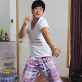 professorneville:  jaztastik:  Shit People do instead of Studying [x]  ME RIGHT NOW 