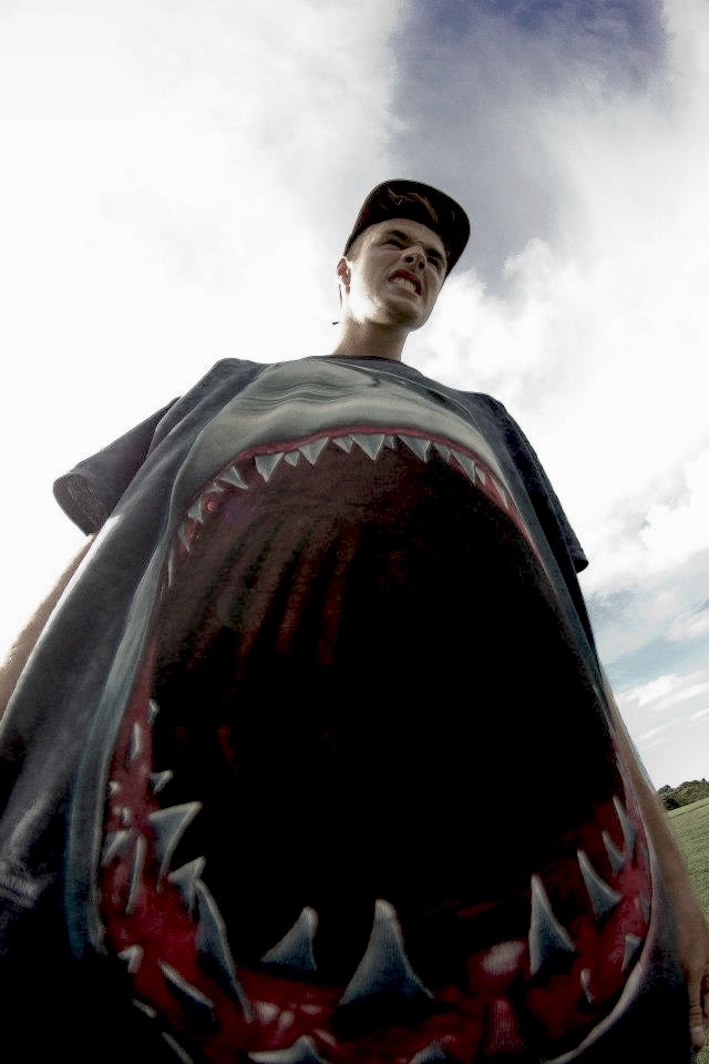 corrxsion:  aidanrogers:  shark   +urban/skate blog+ 