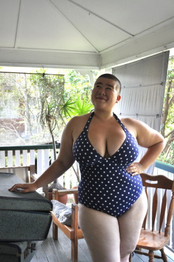chubby-bunnies:  redefiningbodyimage:  cherry-blossomgirl:  !  sooooo cuuuuuute.  This babe  I&rsquo;ve seen her around before (Cultural Centre, I think?). I&rsquo;d love to meet her. &lt;3