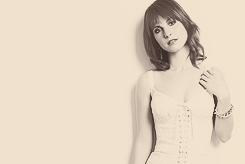 :  SHARE SOME OF YOUR PERFECTION → Hayley Williams“sometimes you get run down.