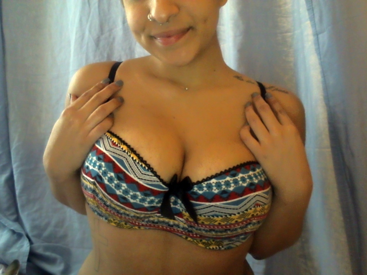 sirgeneralawesome:  stfushanice:  I loves my new bra :3  I LOVE IT TOO    looks nice