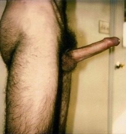 amateurcockisthehottest:  Another submission from ‘Rob’. unfff… that is one sexy cock.  Thanks!  I love it!