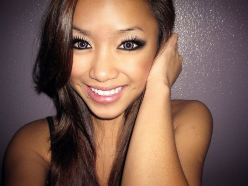 Follow my cousin! @ninasaechao