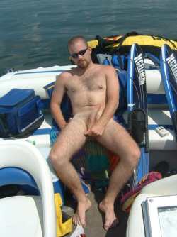 menandcocks:  I’m on a boat