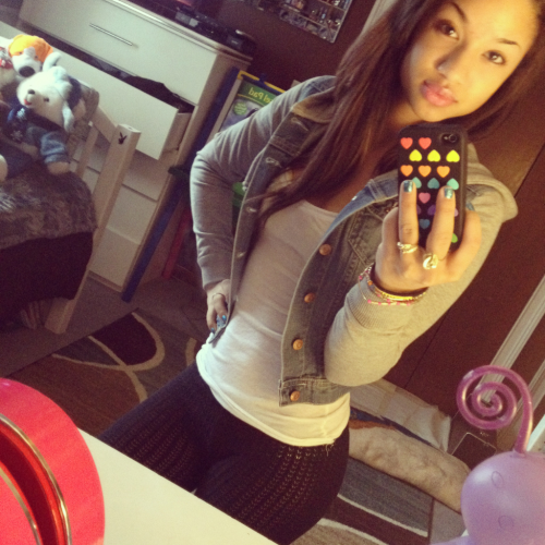 ireblog4weed:  klynnae:  No make up but lipgloss ;*  I want Her <3333 :*
