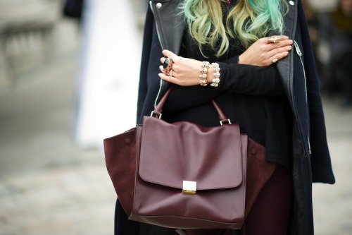 Reblogged via elle: London is loving the Céline trapeze bag! (as am I) Photo: Photo: Adam Katz Sindi