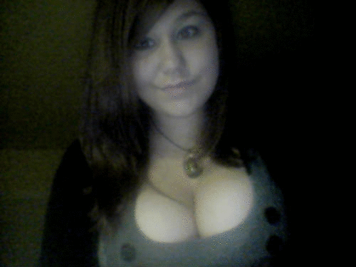 onlycutechubbygirls:  Rawr! ;) symphome.tumblr.com  ____________________ xD Submission.