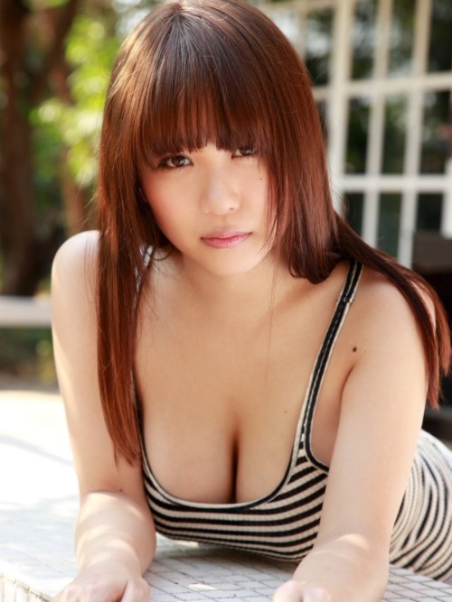 精子の生産が追い付かなくなる巨乳アイドルの乳画像 - お宝エログ幕府