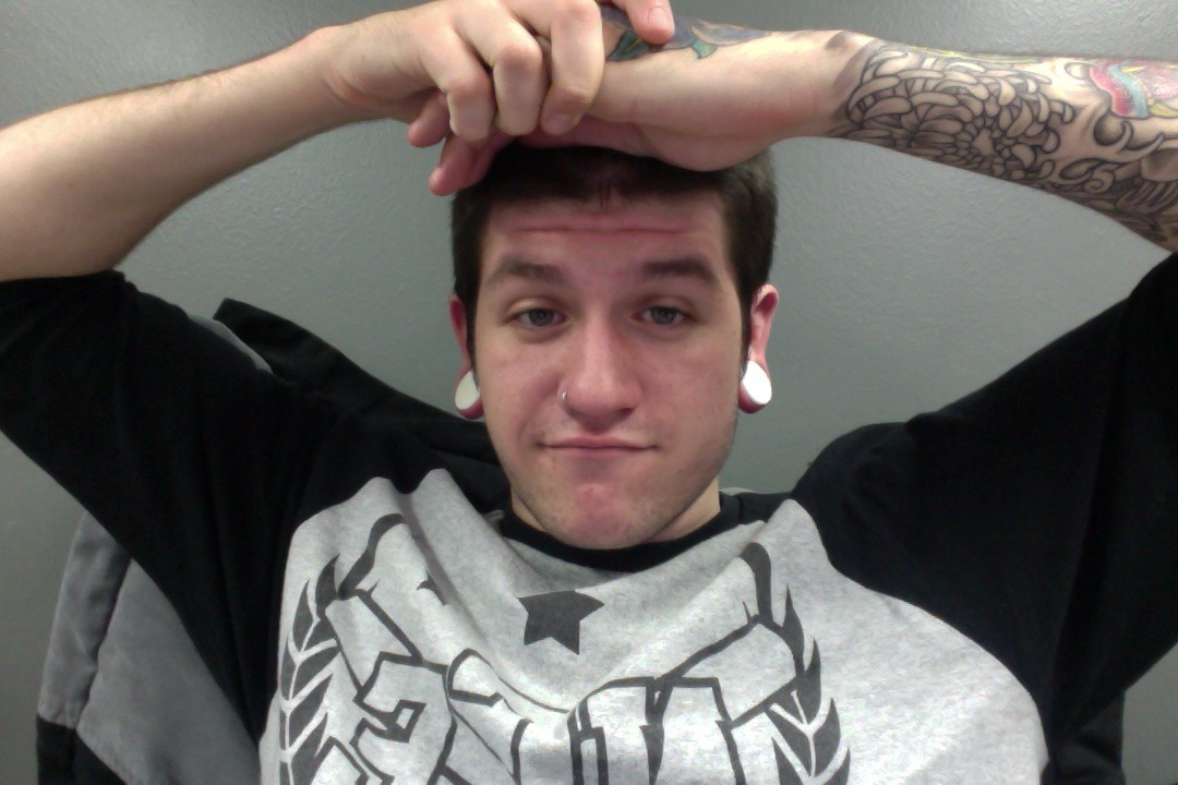dyldoswaggins:  Show went well. Now I have an essay due by 4:00 am. Keep me company.