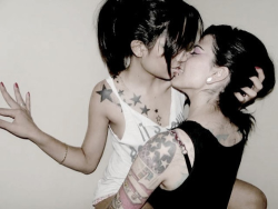 fuhkyeahgaycouplesandtattoos:  Sexy as hell