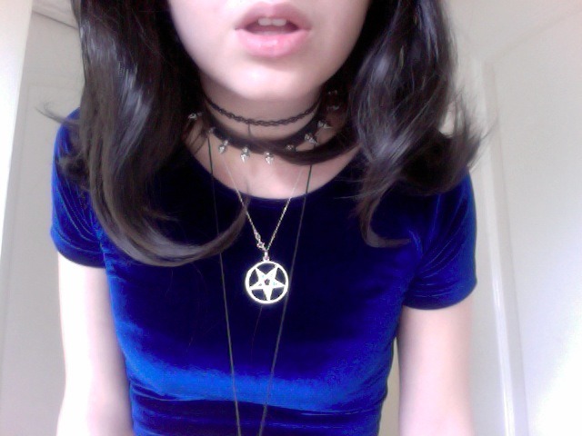27-cents:  ☯ ☯ pretty and pale ☯ ☯ 