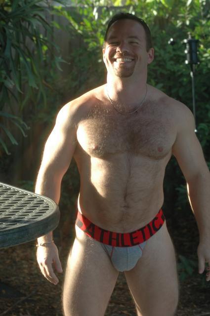 guysthatgetmehard:  david’s big smile (and big bulge)