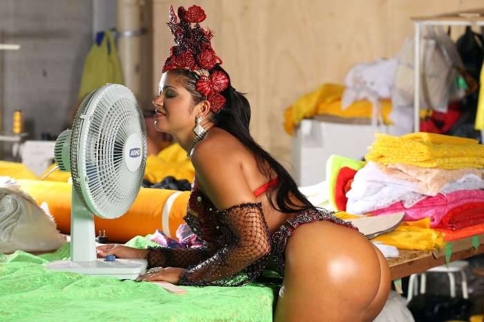 assobsession:  Gotta love Carnival… 