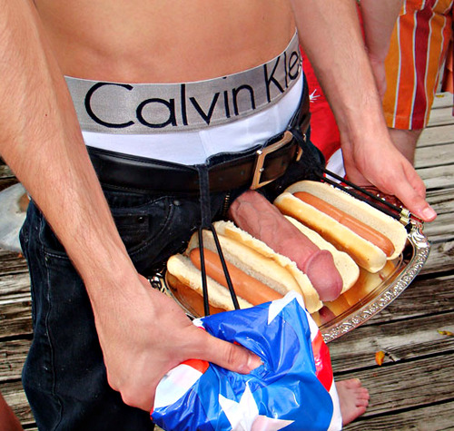 jerkofftime: Hot dog, dude?