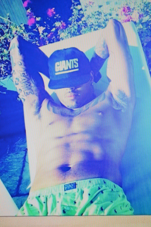 ashleyindetention:  -licks screen-