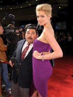 Kate Upton - Sports Illustrated Party. ♥  Lol. At Least This Guy Has An Excuse