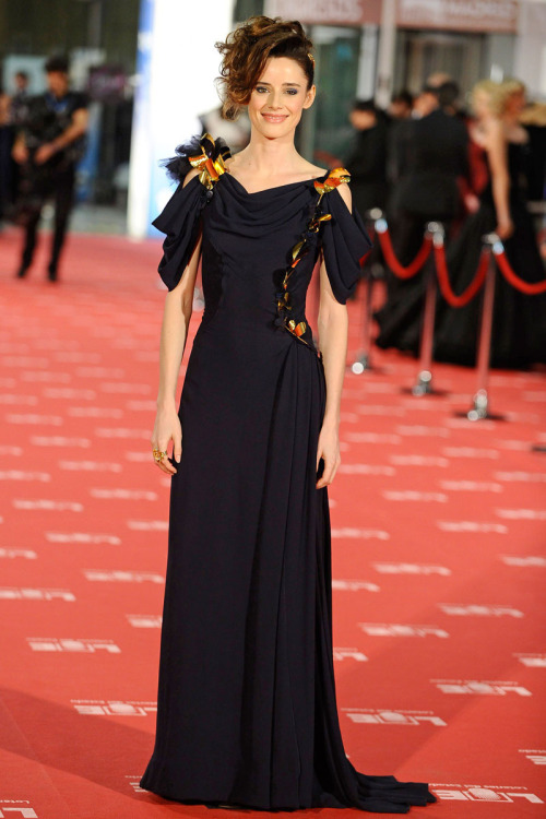 @PilarLdeAyala in @CarrerayCarrera jewelry at the Goya&rsquo;s Awards! #FashionIs&hellip;