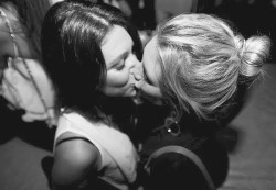 lipsticklesbians.tumblr.com post 18465533229