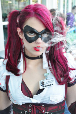 porkiepuss:  Harley Quinn smokin redhead