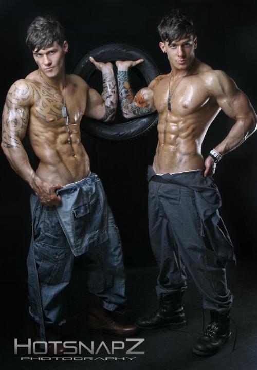 dannyboi2:  BROTHERS, TWINS HARRISON TWINS BY SIMON BARNES (HOTSNAPZ)  http://cariciasmag.wordpress.com 