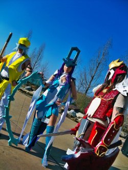 greatcosplay:  Legendary dog gijinkas of Pokémon GSC/HGSS at Katsucon ‘12 Follow our cosplay on Facebook at KO Cosplay!  pega esses fi da puta manoo antes que eles fujam &hellip; ah ja era m