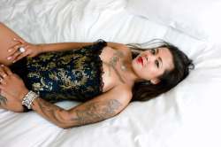 cutethang41:  Girl with tattoos in lingerie on bed 