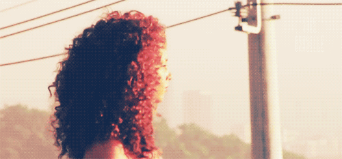 itsfuxinboomboom:  so beautiful. and that hair ♥_♥    agreed agreed