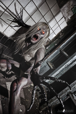 savasauurrawr:  silkpanties:  terminallypopacapinyoass:  gurtmcsquirt:  Cosplay Feature: Witch (Left 4 Dead) The original Left 4 Dead and Left 4 Dead 2 were both a blast. Don’t try and play it alone with AI allies or you’ll blow your brains out. If