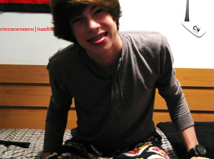 garota-smile:  tequila-absolut:   Hey :33  QUE GATO OMG 