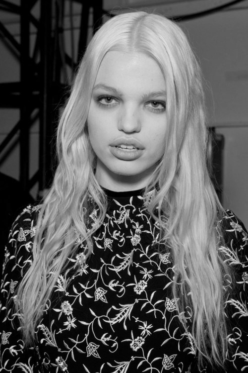 l-i-n-d-s-e-y-s-l-i-p-s:  Daphne Groeneveld 
