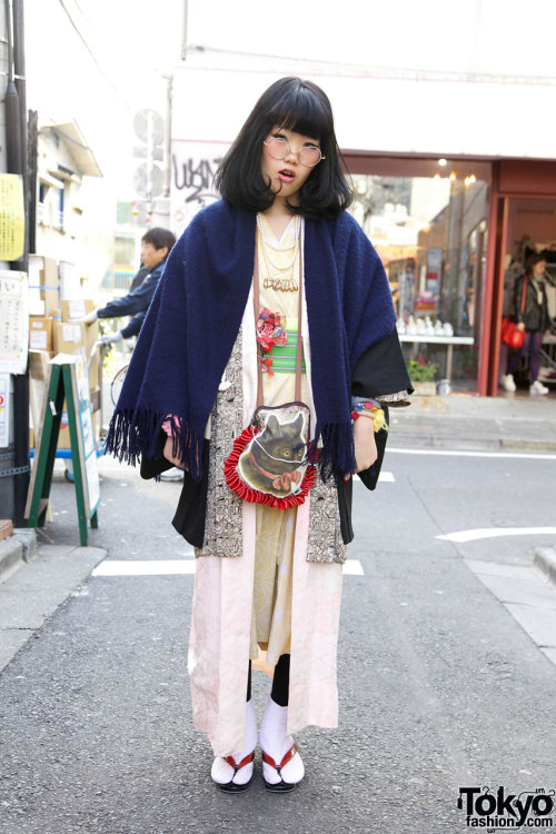 Harajuku girl in resale &amp; Bunkaya Zakkaten fashion.