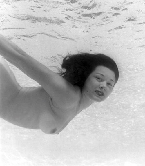 http://nudevintage.tumblr.com/post/18193959578