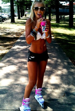 barbie-z:  the-tanned-brunette:  http://the-tanned-brunette.tumblr.com/