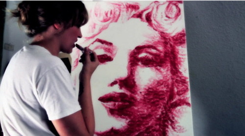 cloudfifteen:  zentangler:  swallllllllllow:  Portrait art made with lipstick kisses by Natalie Irish.  omg this is so unique!  Her lips must’ve gotten so irritated and sore omg 