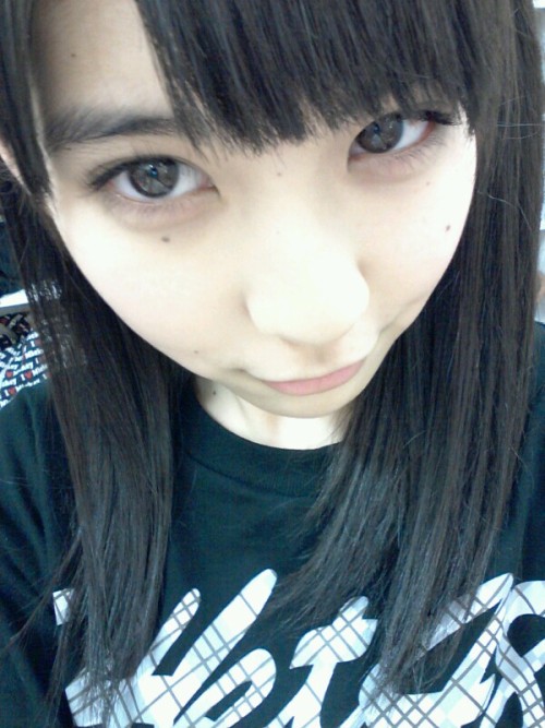 croneko:  松岡菜摘 - Google+ - 今日の公演は ゆうこちゃんに アイメイクをしてもらいました！ どうですか？ いつもより濃いんですが…