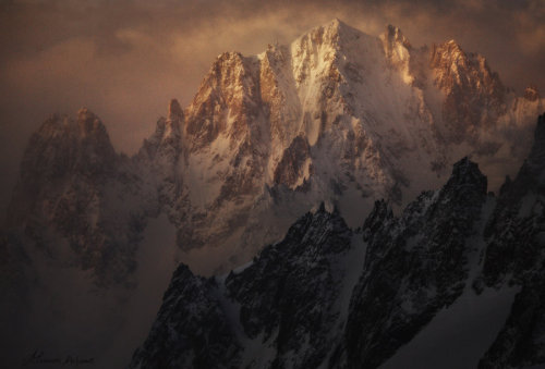 whisperinglion:
La Montagne Fantome by autumn-ethereal
Aiguille Verte . Chamonix Mt Blanc . French Alps