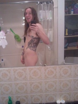 slayeroflight:  Man behind the blog- just before a bath, i don’t know why i was laughing 