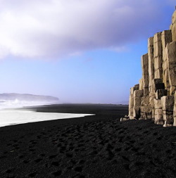 (via Black Beach, Iceland - Imgur)