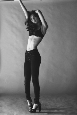 kennysweeney:  Shooting at the studio with Ashley Chung “High on me” www.kennysweeney.com 