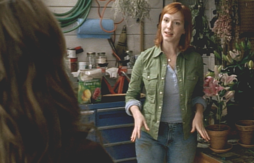 ramblingdaniel:Christina Hendricks in Tru Calling - S01E09 ‘Murder in the Morgue’This show has such 