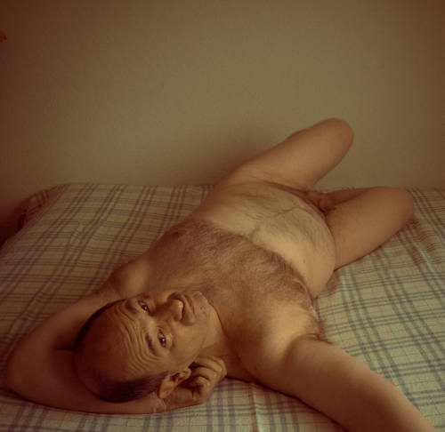 http://senioretgay2.tumblr.com/post/18242795724