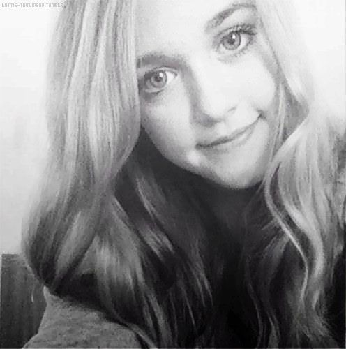 Let's take a moment to appreciate how beautiful Lottie is...now let's all have a cry fest because we know were never going to look like that.