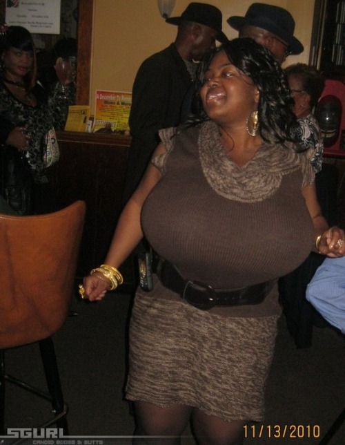 best2ever:  dicbetweentits:  JUGGS  Super huge juggs