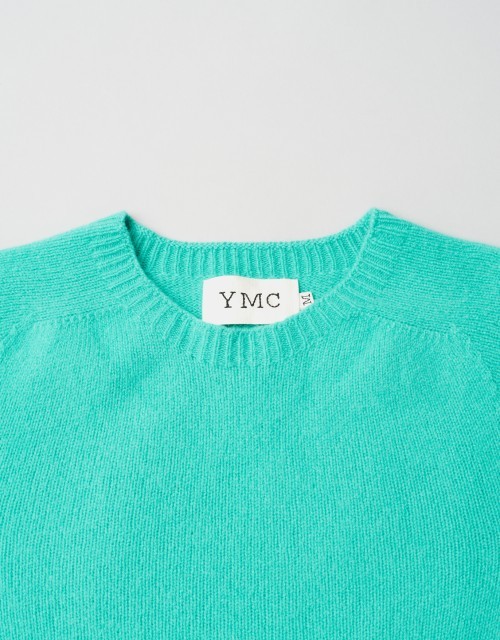 l-i-g-h-t-l-e-a-k-s:  robin’s egg blue is such a nice color