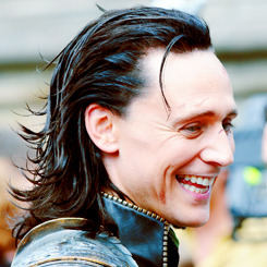 bloggingthetrench:  NO. NONONO. I CAN’T HANDLE YOUR LOKI HAIR WITH YOUR NOT-LOKI