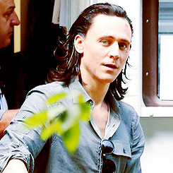 bloggingthetrench:  NO. NONONO. I CAN’T HANDLE YOUR LOKI HAIR WITH YOUR NOT-LOKI