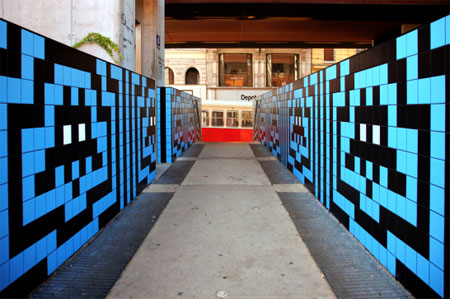 r-volt:  Invader passage in Vienna.