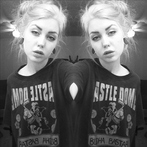 HOLLYWEIRD