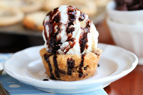 wehavethemunchies:  Chocolate Chip Lava Cookies 
